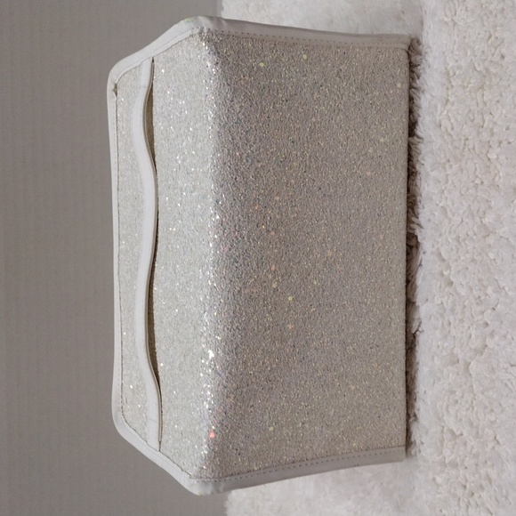 Clinique White Travel Makeup Sparkle Glitter Bag - Picture 4 of 13